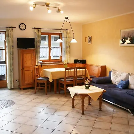 Schellenberger Hof بيت ضيافة 3*